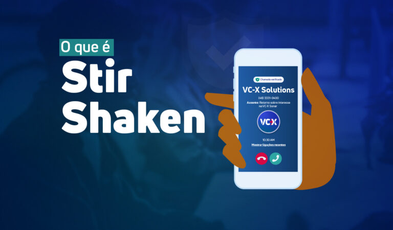 Uma imagem com fundo azul e texto em branco que pergunta "O que é Stir Shaken". No lado direito, uma mão ilustrada segura um smartphone. A tela do celular exibe uma chamada recebida e verificada da empresa "VC-X Solutions", com o número de telefone "(48) 3331-0400" e o assunto "Retorno sobre interesse na VC-X Sonar". Abaixo, há o logotipo da VCX e os botões para recusar ou atender a chamada.